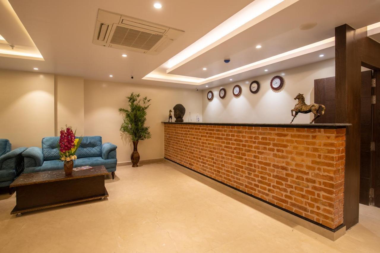 Hotel Palm International Butwāl Exterior foto