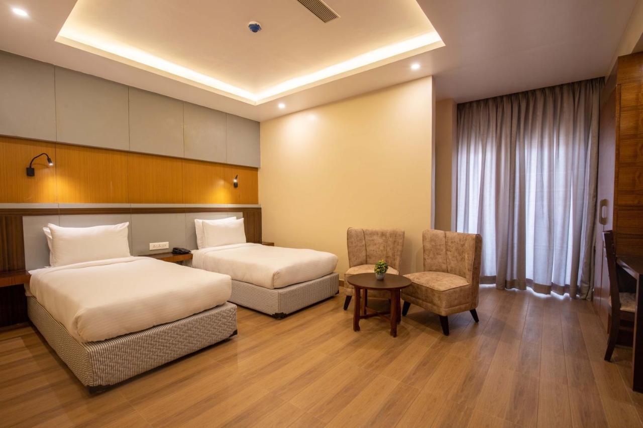 Hotel Palm International Butwāl Exterior foto