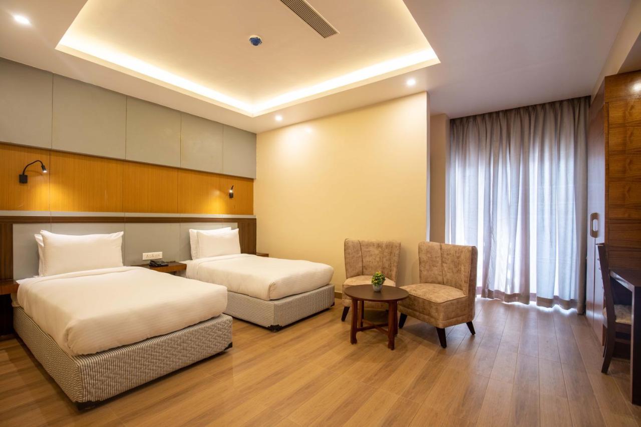 Hotel Palm International Butwāl Exterior foto