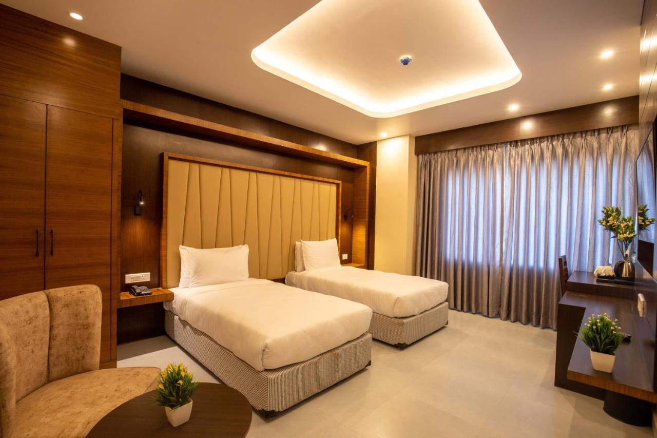 Hotel Palm International Butwāl Exterior foto